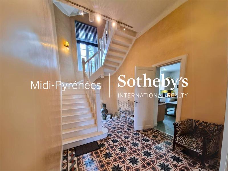 Maison de maîtres - 403 m² - 10 pièces