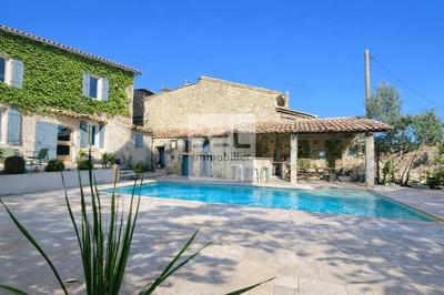 Mas - 245 m² - 9 pièces