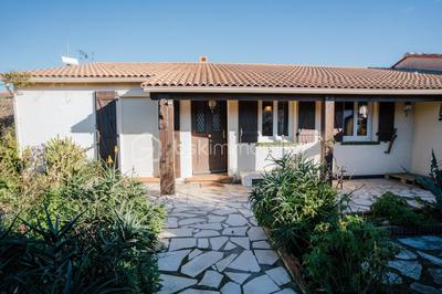 Maison traditionnelle - 90 m² - 4 pièces