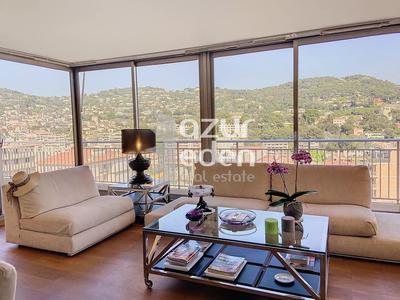 Appartement - 143 m² - 5 pièces