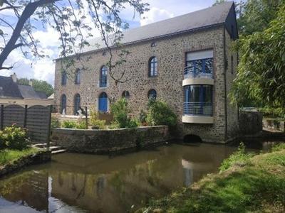 Propriété - 297 m² - 8 pièces