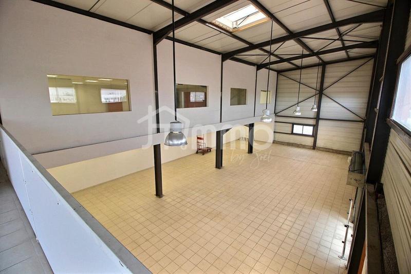 Local commercial - 891 m²