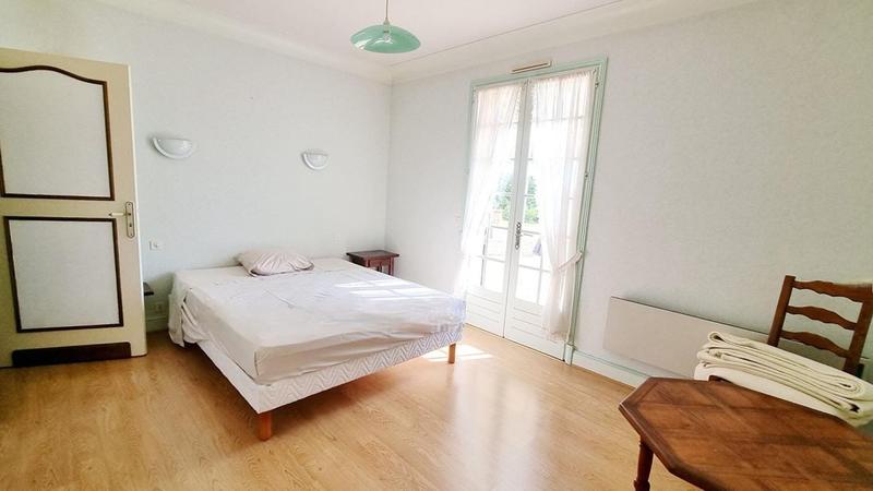 Maison - 250 m² - 8 pièces