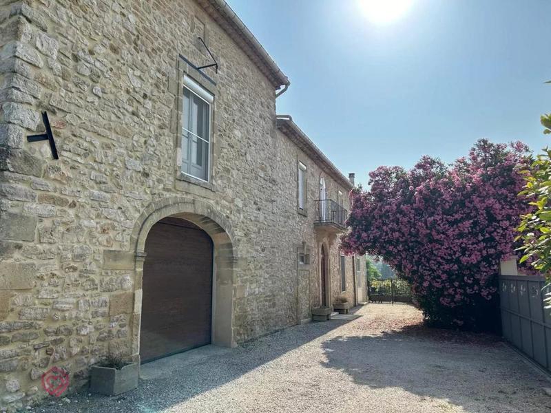 Demeure - 224 m² - 7 pièces