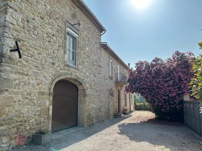 Demeure - 224 m² - 7 pièces