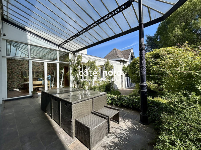 Maison - 350 m² - 11 pièces