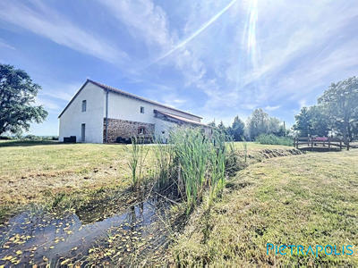 Maison ancienne - 245 m² - 8 pièces