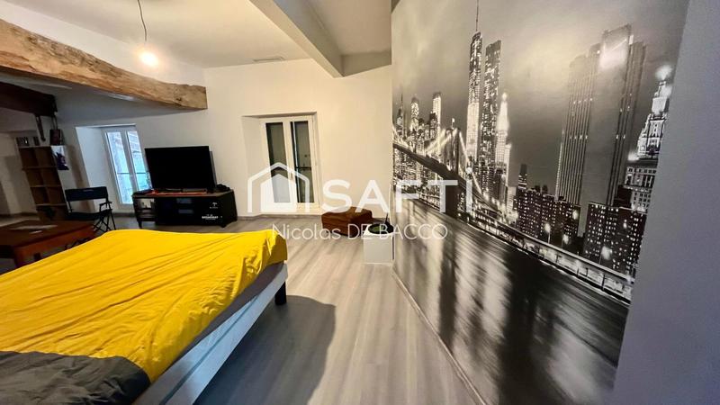 Maison - 429 m² - 10 pièces