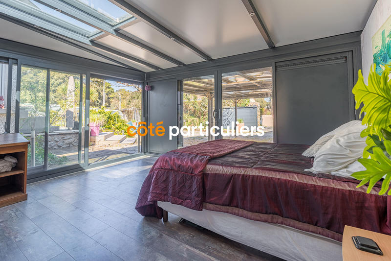 Maison - 233 m² - 9 pièces