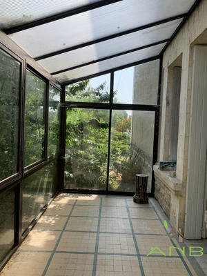 Maison - 250 m² - 13 pièces