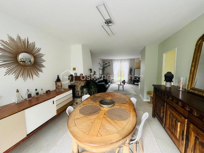 Maison traditionnelle - 151 m² - 6 pièces