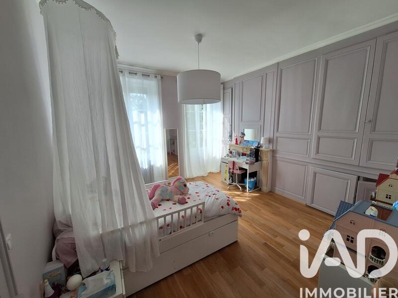 Maison - 285 m² - 8 pièces