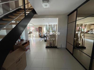 Maison - 169 m² - 7 pièces