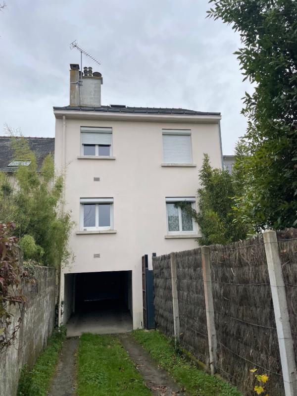 Immeuble - 138 m² - 5 pièces