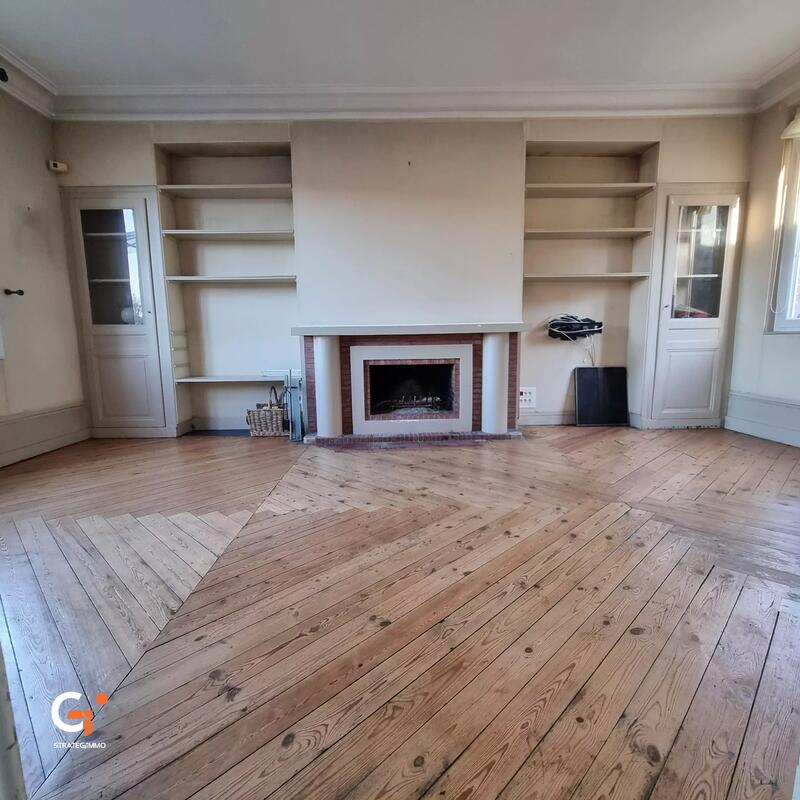 Maison - 180 m² - 9 pièces