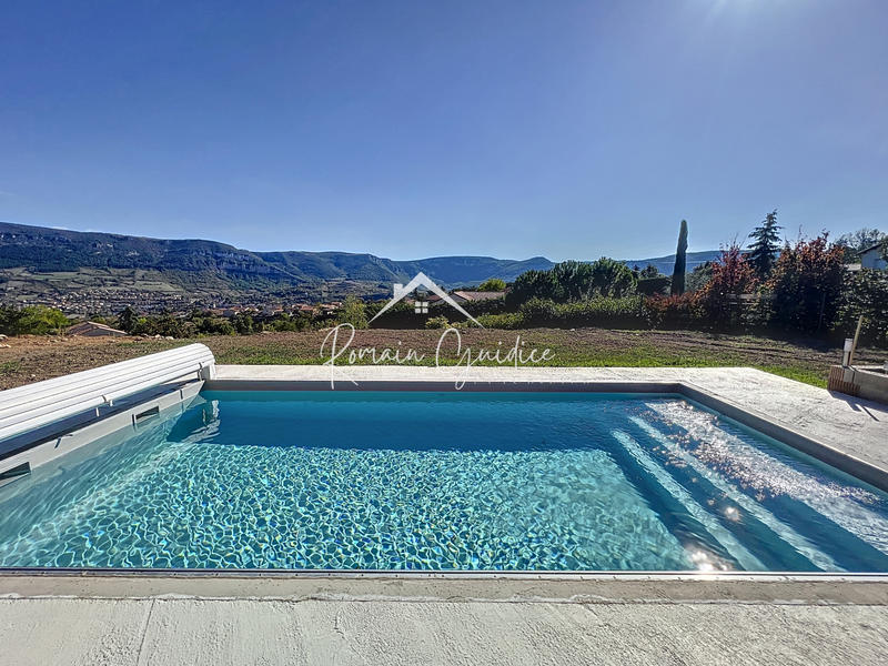 Villa - 198 m² - 6 pièces