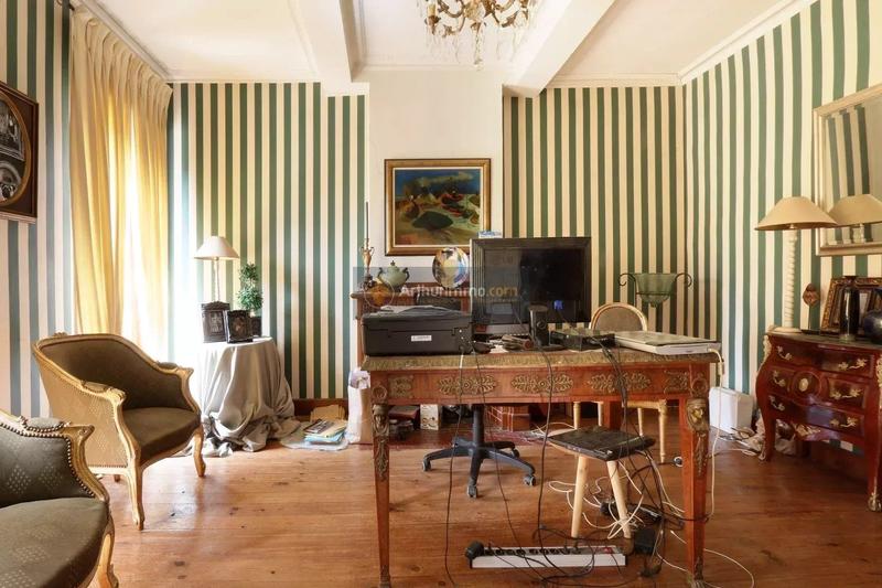 Maison - 600 m² - 15 pièces