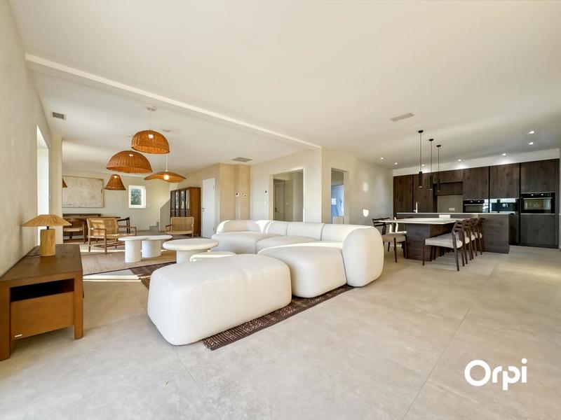 Villa - 230 m² - 6 pièces