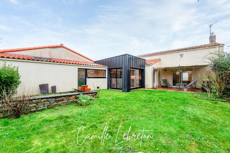 Maison - 198 m² - 6 pièces