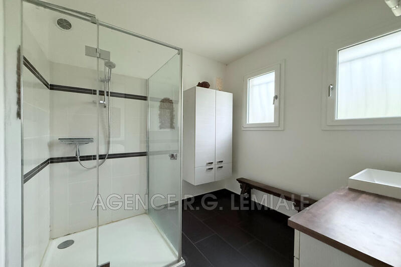 Maison - 187 m² - 7 pièces