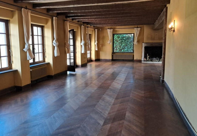 Maison - 403 m² - 12 pièces