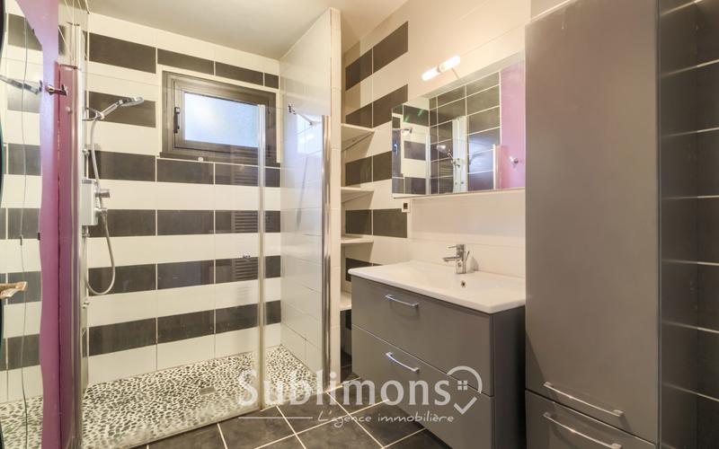 Maison traditionnelle - 153 m² - 6 pièces