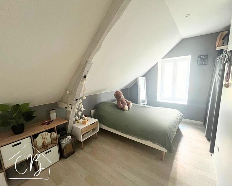 Maison - 99 m² - 5 pièces