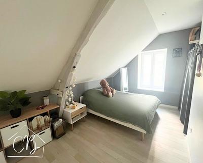 Maison - 99 m² - 5 pièces