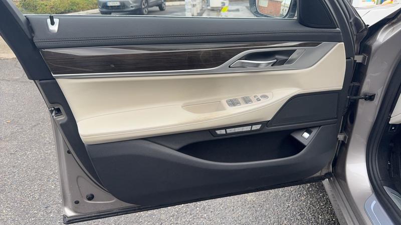 Bmw Série 7 (G11) 740e iPerformance 326 Exclusive - Automatique