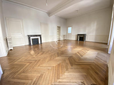 Appartement - 130 m² - 5 pièces