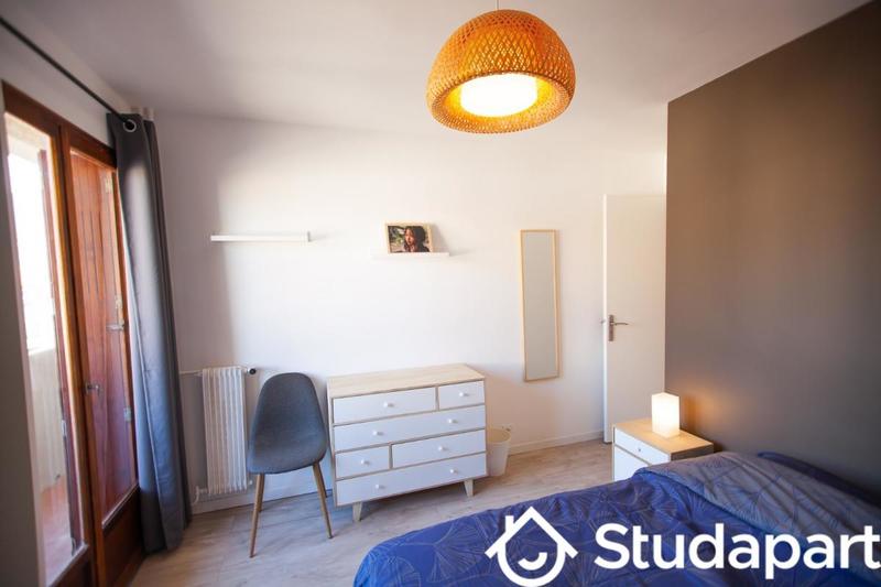 Chambre - 12 m² - 1 pièce