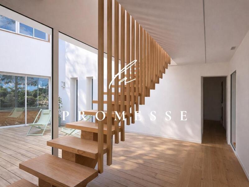 Maison - 215 m² - 5 pièces