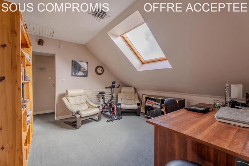 Maison - 230 m² - 8 pièces