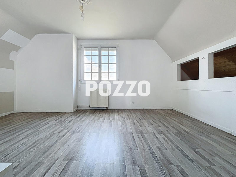 Maison - 198 m² - 9 pièces