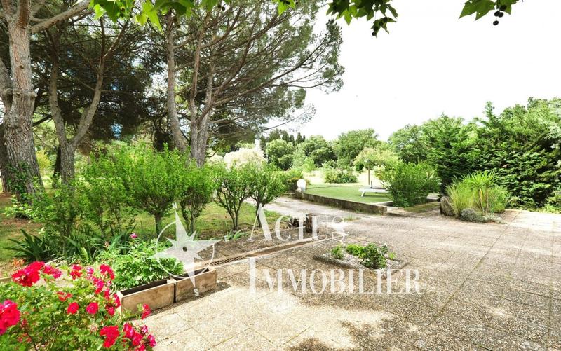 Maison - 255 m² - 8 pièces