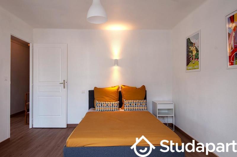 Chambre - 14 m² - 1 pièce