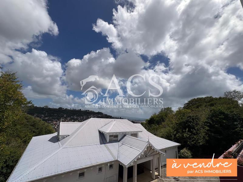 Maison - 97 m² - 4 pièces