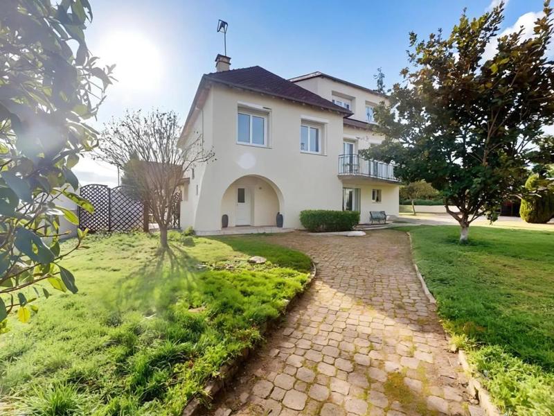 Maison - 178 m² - 6 pièces