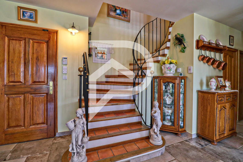 Villa - 200 m² - 5 pièces