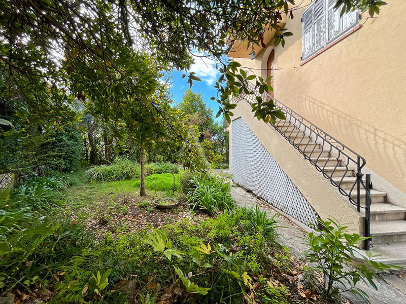 Appartement - 105 m² - 5 pièces