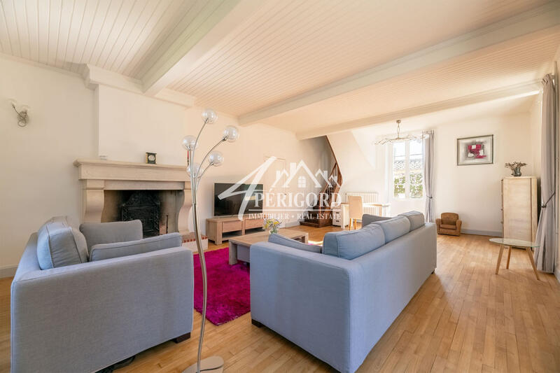 Maison ancienne - 350 m² - 8 pièces