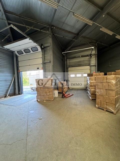 Entrepôt - 8 600 m²