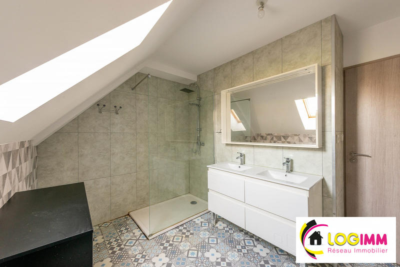 Maison - 256 m² - 7 pièces