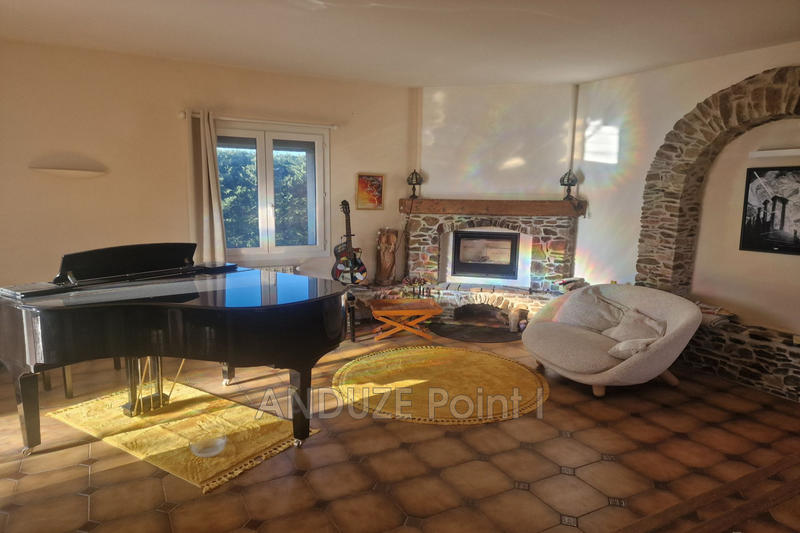 Maison - 275 m² - 9 pièces