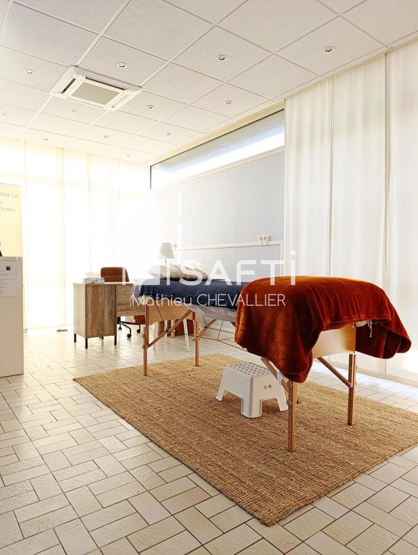 Local commercial - 275 m² - 8 pièces