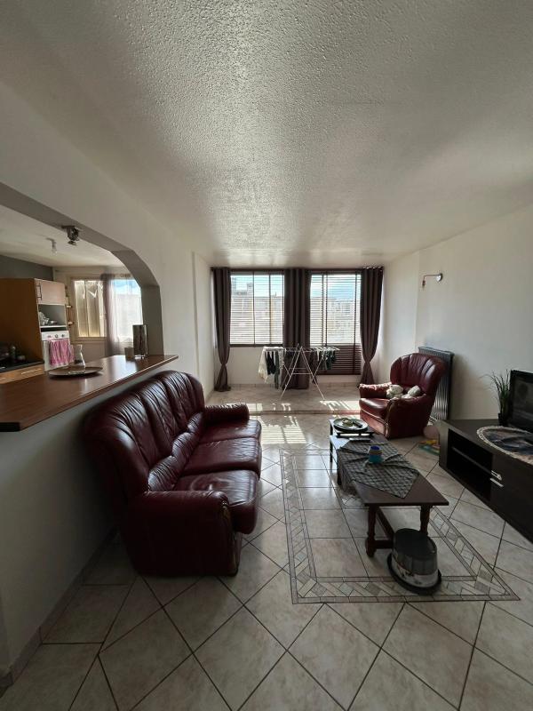 Appartement - 100 m² - 5 pièces