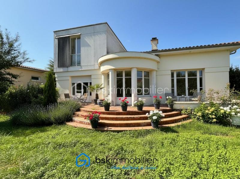 Maison - 140 m² - 6 pièces