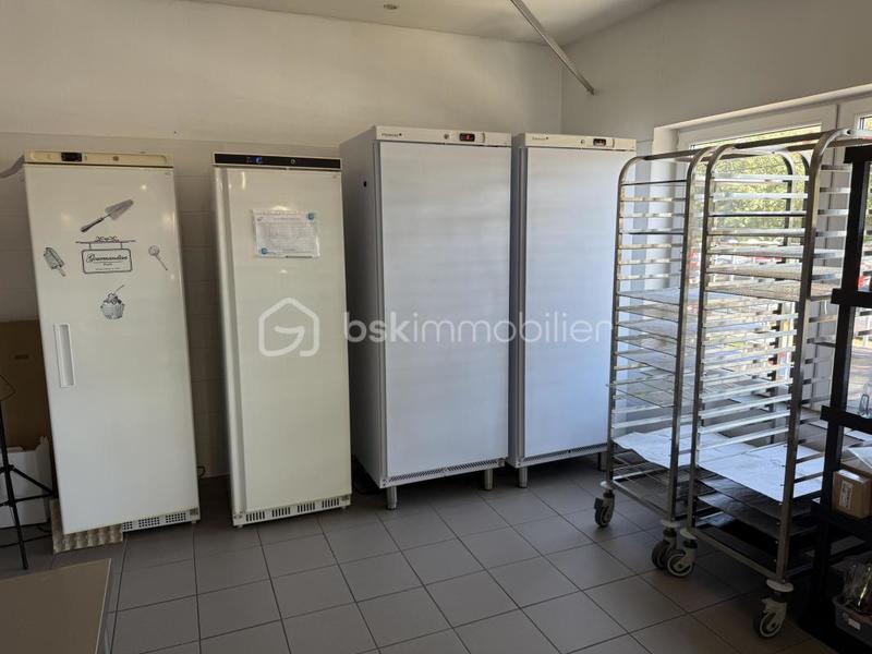 Local commercial - 135 m² - 4 pièces