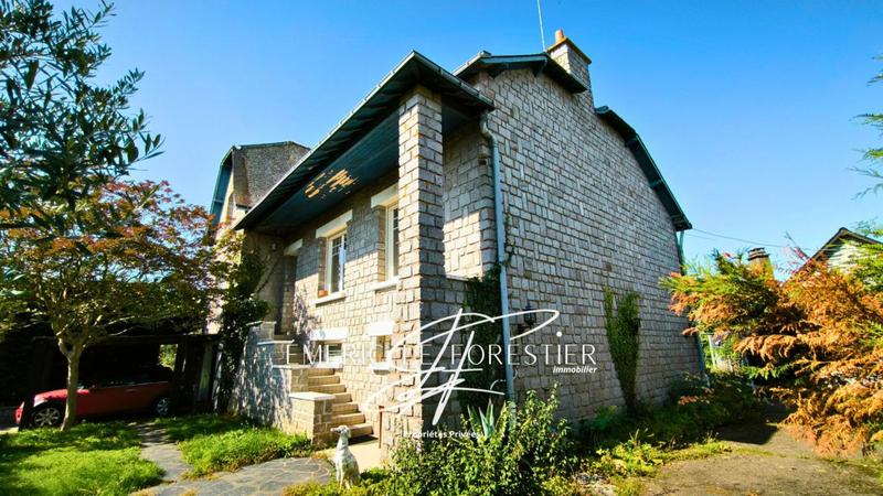 Maison - 240 m² - 10 pièces