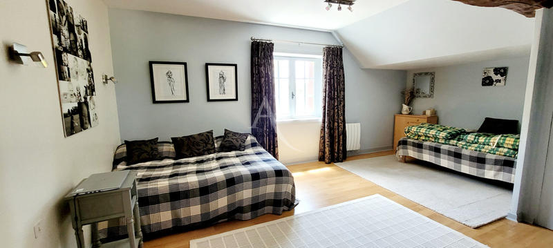 Maison - 190 m² - 8 pièces